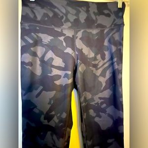 Navy camouflage Gap fit legging